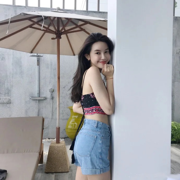 Mỹ nhân SN 1988 “cặp” đại gia, nổi loạn đòi danh phận khiến vợ chủ tịch phải lên tiếng dằn mặt