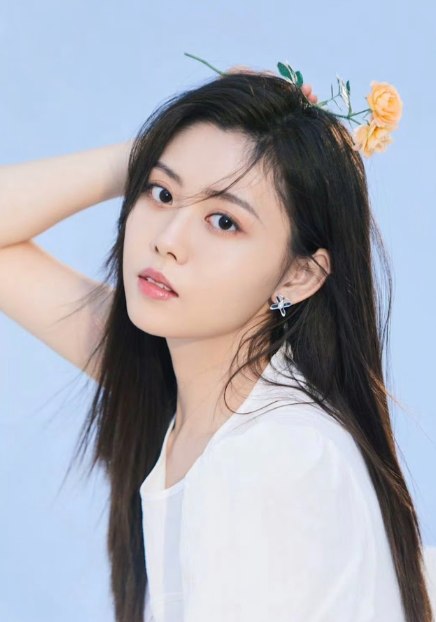 Nữ phụ quốc dân hết thời không ai mời đóng phim, mỗi ngày chỉ dám ăn 2 cái bánh giá 3000 đồng