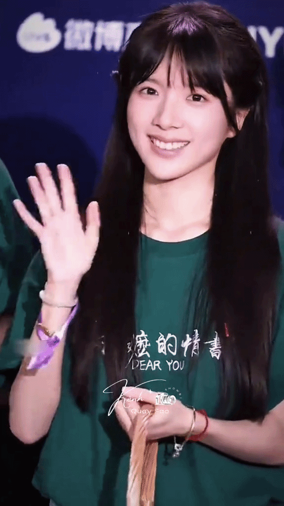 Lý Tư Đồng sở hữu nhan sắc mong manh, vô cùng trong trẻo. (Nguồn: TikTok)