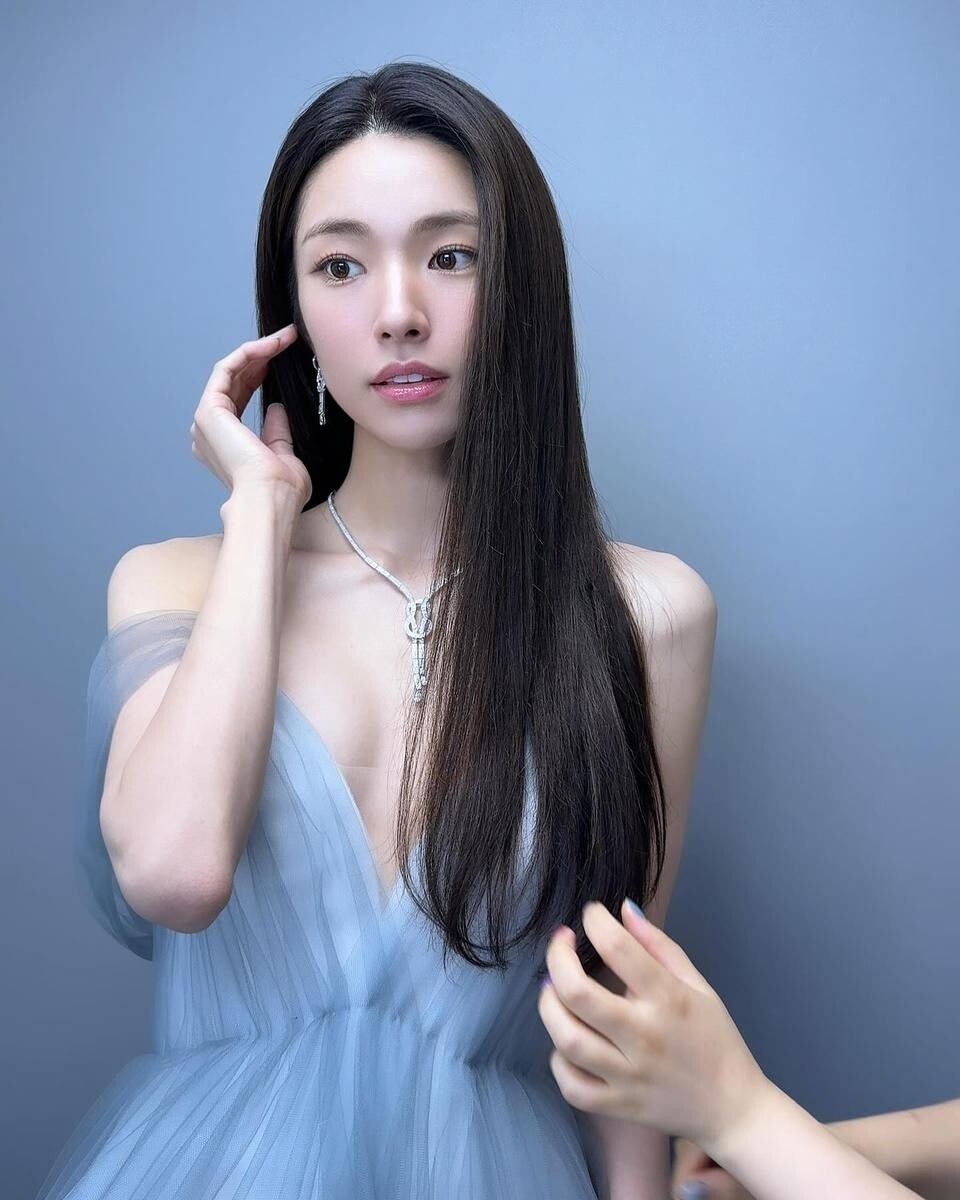 Cực phẩm nữ thần 1 năm đóng 4 phim gây bão toàn cầu: Visual giống cả showbiz, đẹp ngây ngất lòng người
