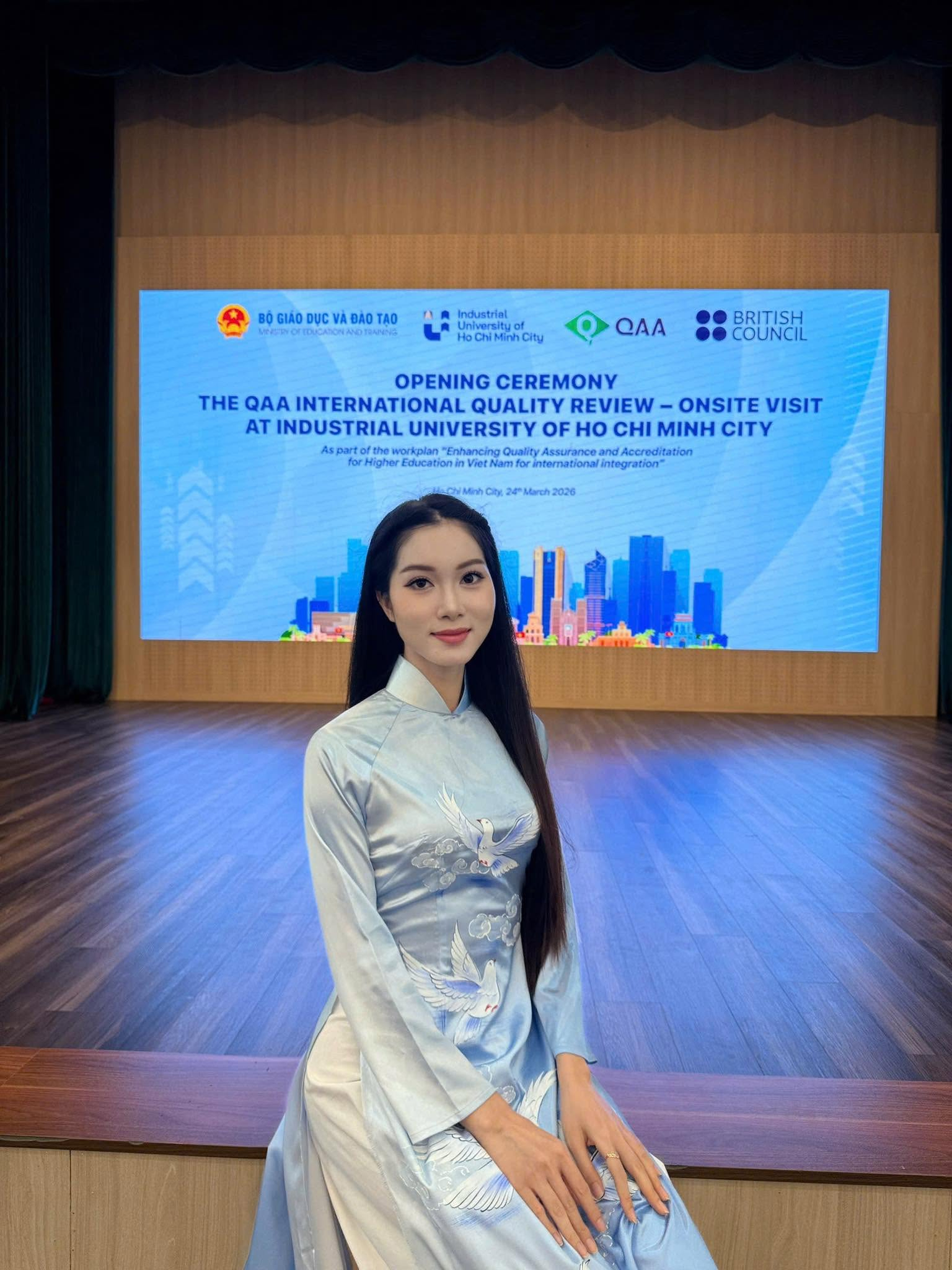 Dương Thanh Hà chủ yếu xuất hiện với vai trò MC song ngữ tại các sự kiện