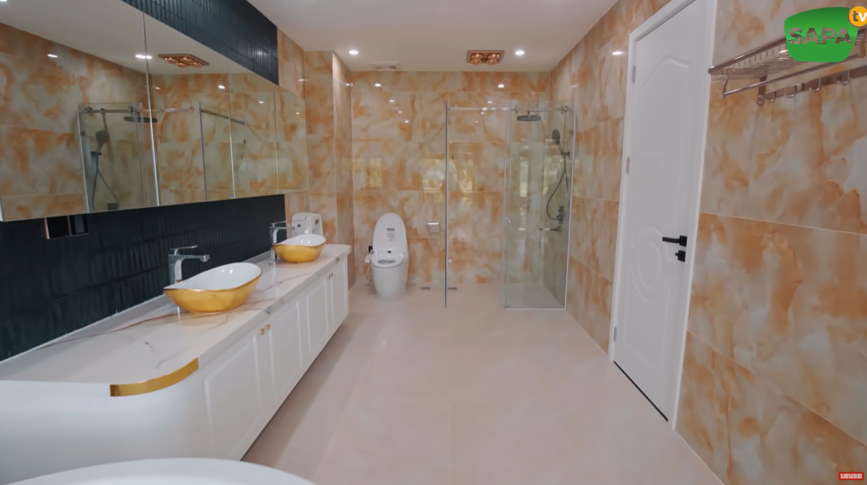 Phòng thay đồ và vệ sinh bên trong phòng ngủ master