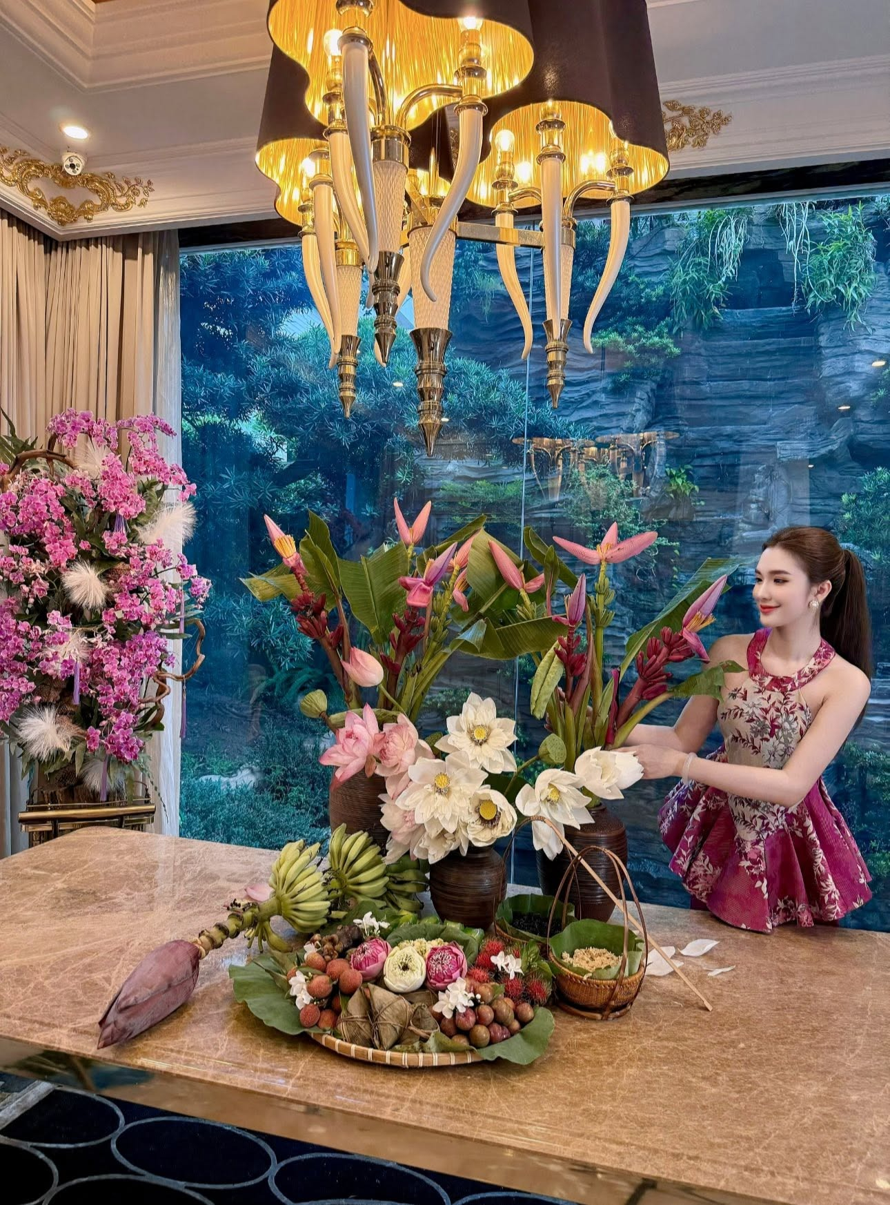 Phú bà Ngọc Loan: Biệt thự view Landmark 81 là nhà, cắm hoa nấu nướng là content triệu view