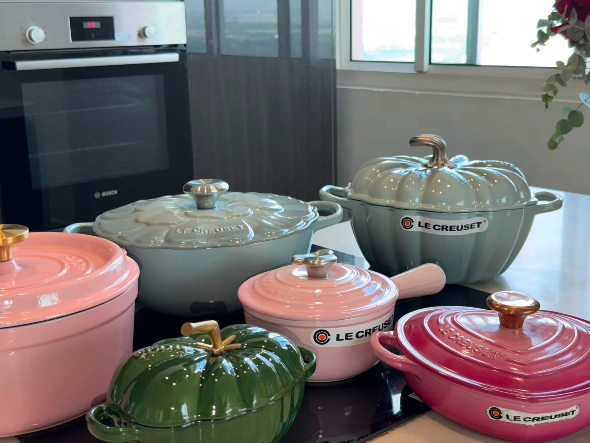 Lona Kiều Loan nạp “chiến mã” cho căn bếp, rục rịch gia nhập đường đua nấu ăn: Cạnh tranh cùng ai đây?