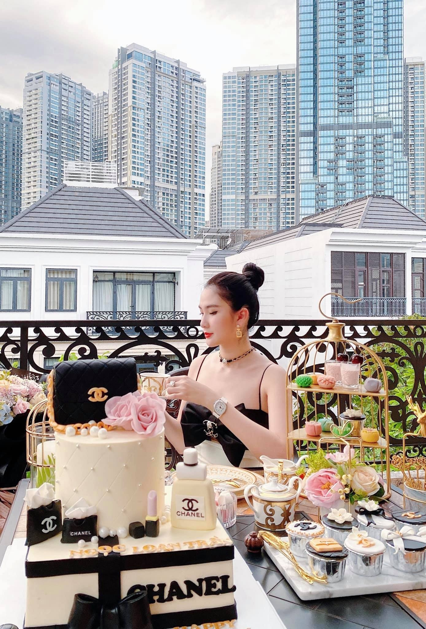 Phú bà Ngọc Loan: Biệt thự view Landmark 81 là nhà, cắm hoa nấu nướng là content triệu view