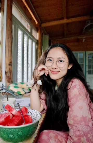 9 năm trước, một mỹ nhân xuất hiện khiến cả Việt Nam hả dạ: Visual quá xinh, cạo đầu rồi bỏ showbiz ai cũng tiếc