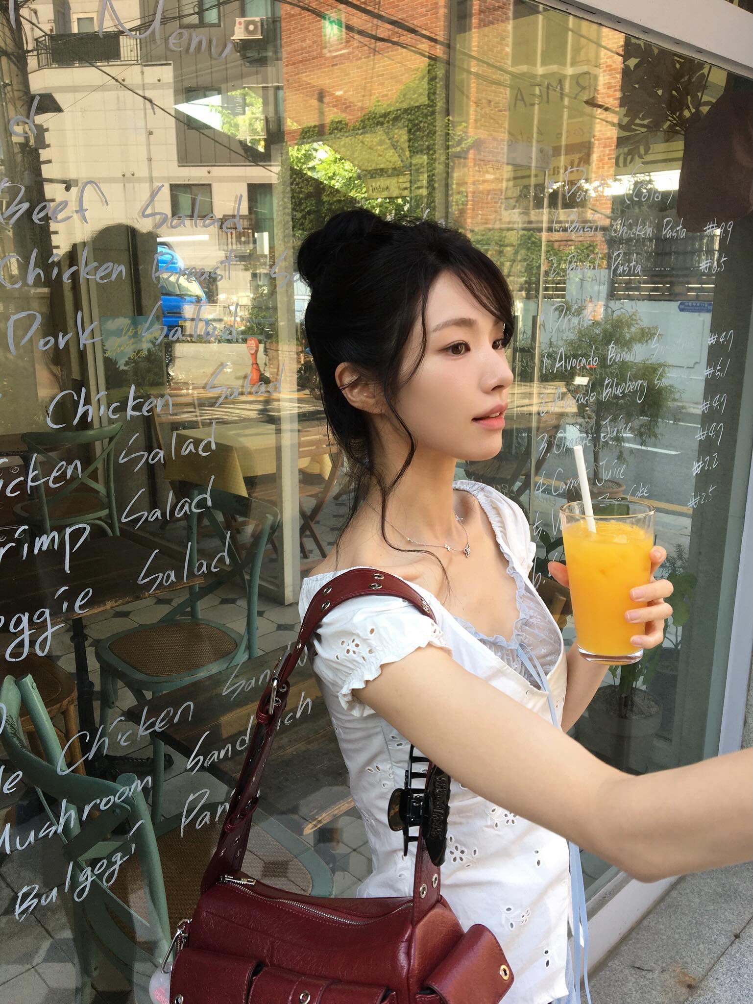 Nữ thần phim Hàn mới chiếu: Thà mất trí nhớ chứ không mất visual, tủ đồ cũng bén chẳng kém gương mặt
