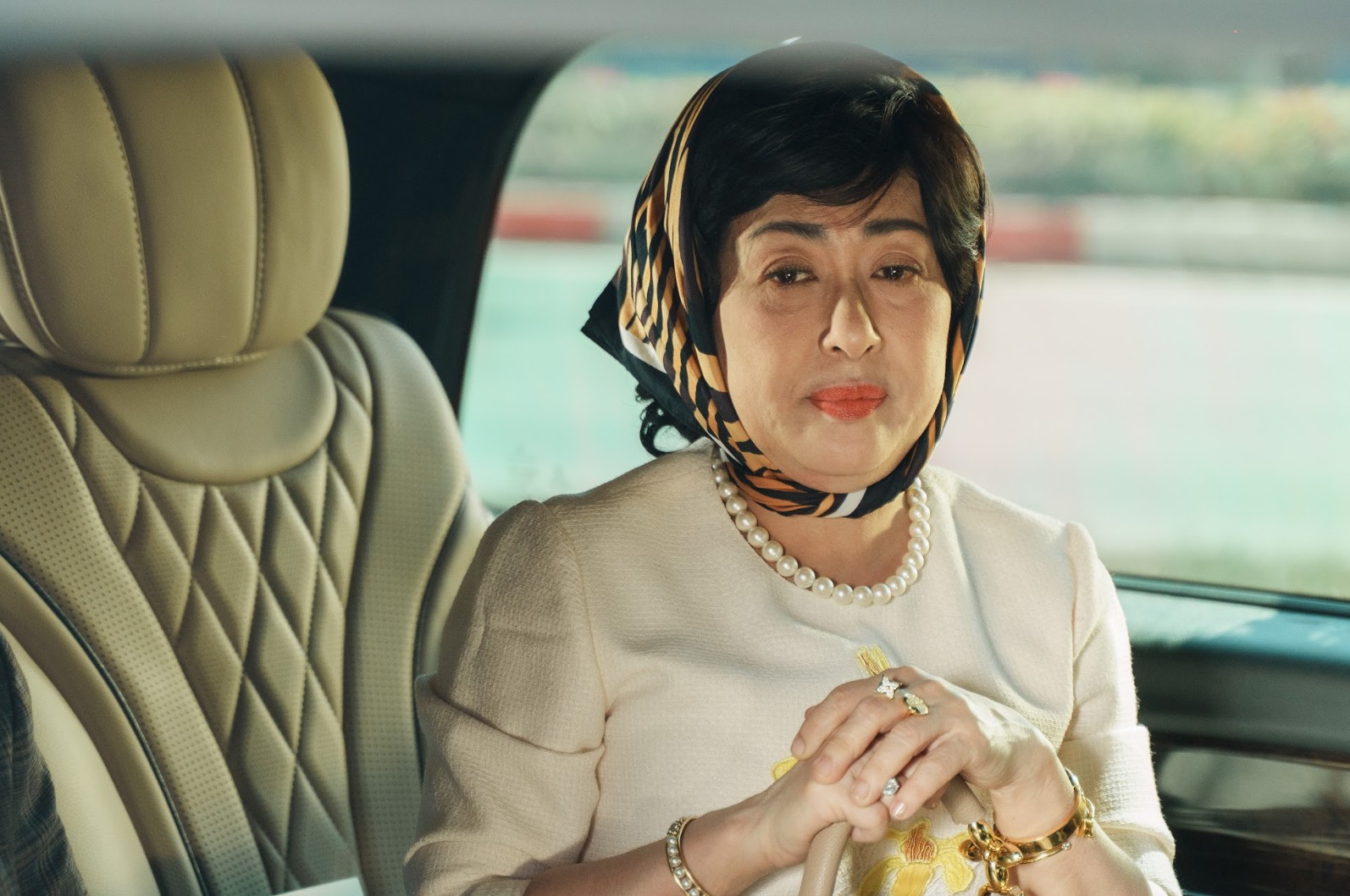 Việt Nam remake phim Trung Quốc 12.000 tỷ chấn động MXH: Cười quặn ruột vì nam chính, ngồi im một chỗ cũng thấy hài