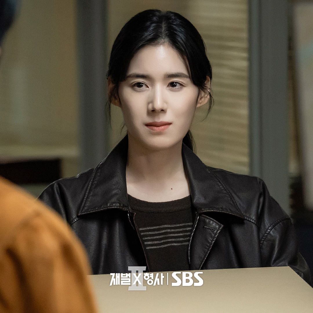 Một vài hình ảnh của Jung Eun Chae trong Flex X Cop 2.