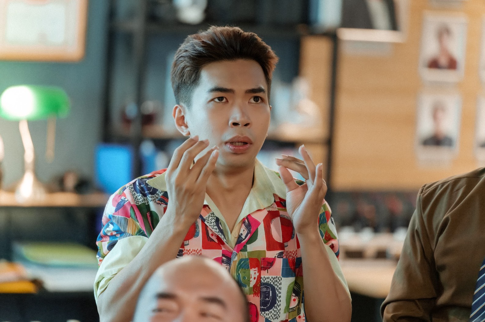 Việt Nam remake phim Trung Quốc 12.000 tỷ chấn động MXH: Cười quặn ruột vì nam chính, ngồi im một chỗ cũng thấy hài