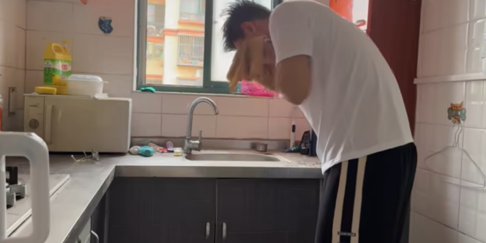 Các không gian trong nhà của chàng trai. Ảnh cắt từ clip Bilibili của nhân vật.