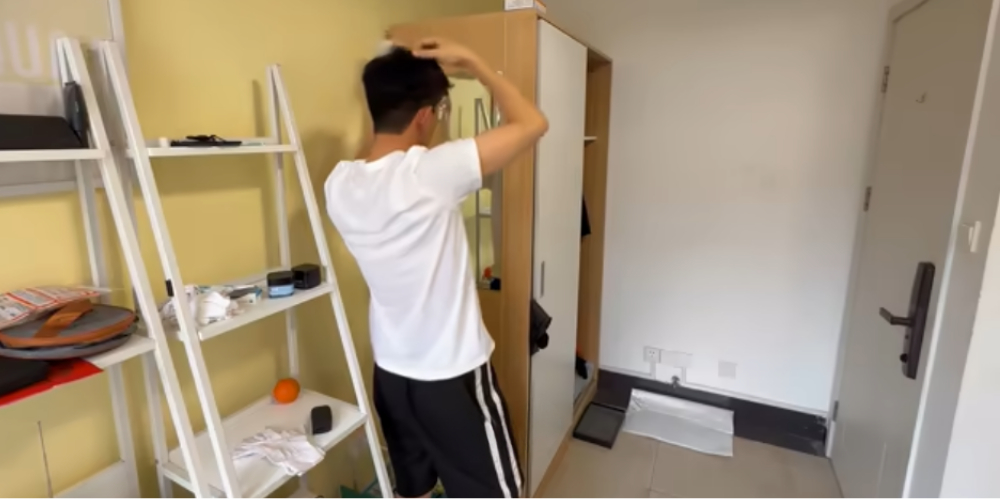 Căn phòng được công ty cấp cho bảo vệ SN 1995, lương 35 triệu/ tháng