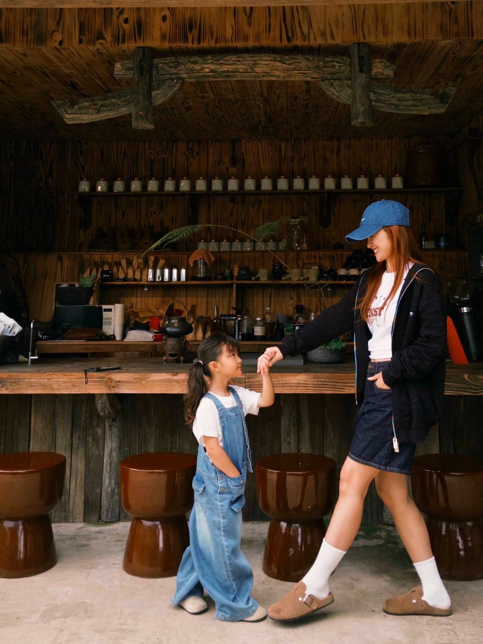 Cô bé thừa hưởng nhiều nét đẹp từ bố, mẹ. Ảnh: Winnie Hannie