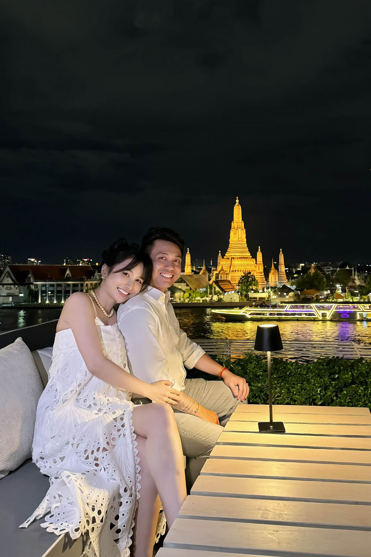 Minh Nhựa và Mina Phạm kỷ niệm 14 năm ngày cầu hôn bằng chuyến đi Thái Lan
