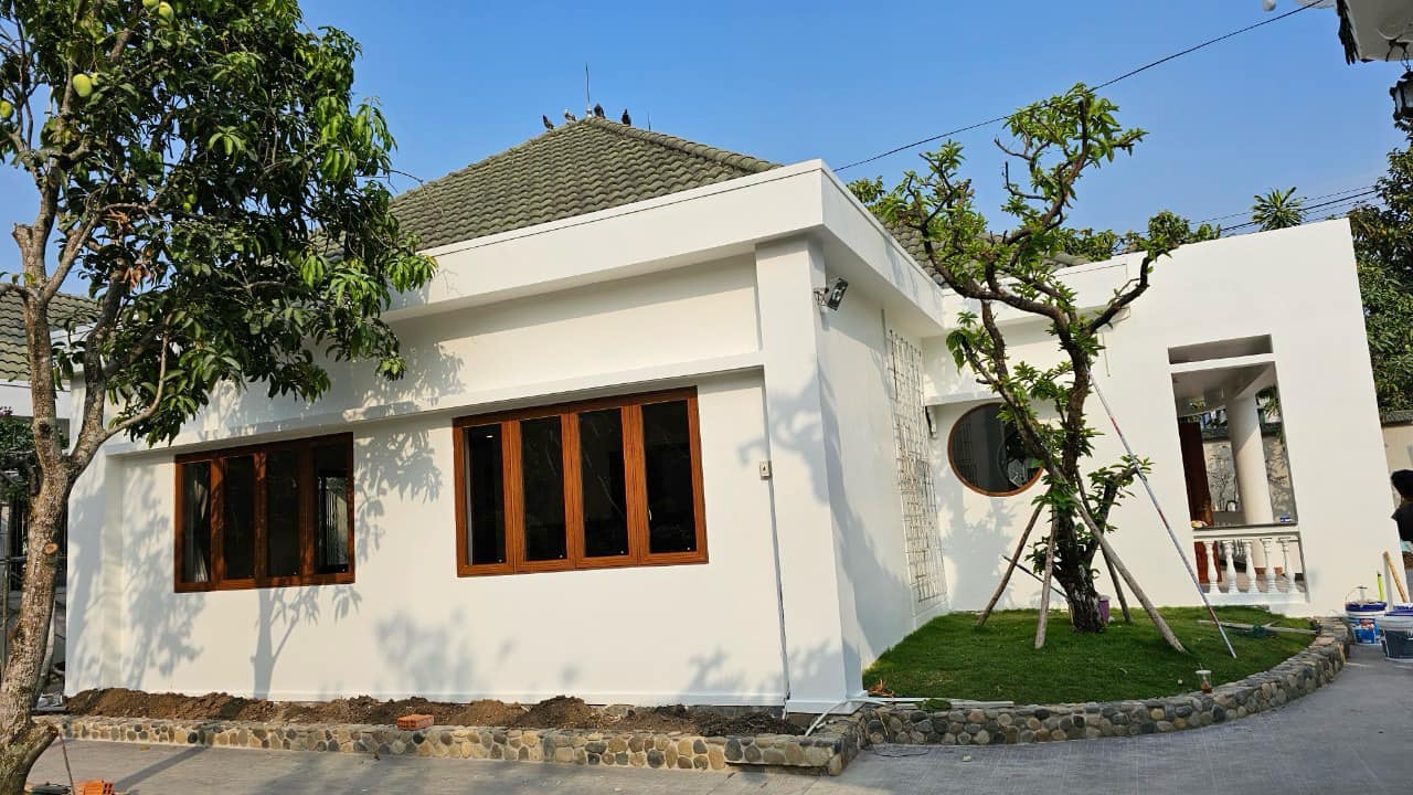 Nhà vườn rộng 3.000m2 của người đẹp Tây Đô Việt Trinh