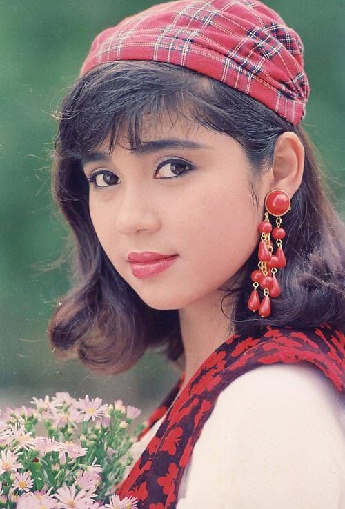 Việt Trinh xuất hiện dày đặc trên màn hình, gắn với nhiều tác phẩm được công nhận như Ngọc trong đá , Xương rồng đen , Ngọn nến hoàng cung ,Lệnh truyền … Ảnh: Tổng hợp