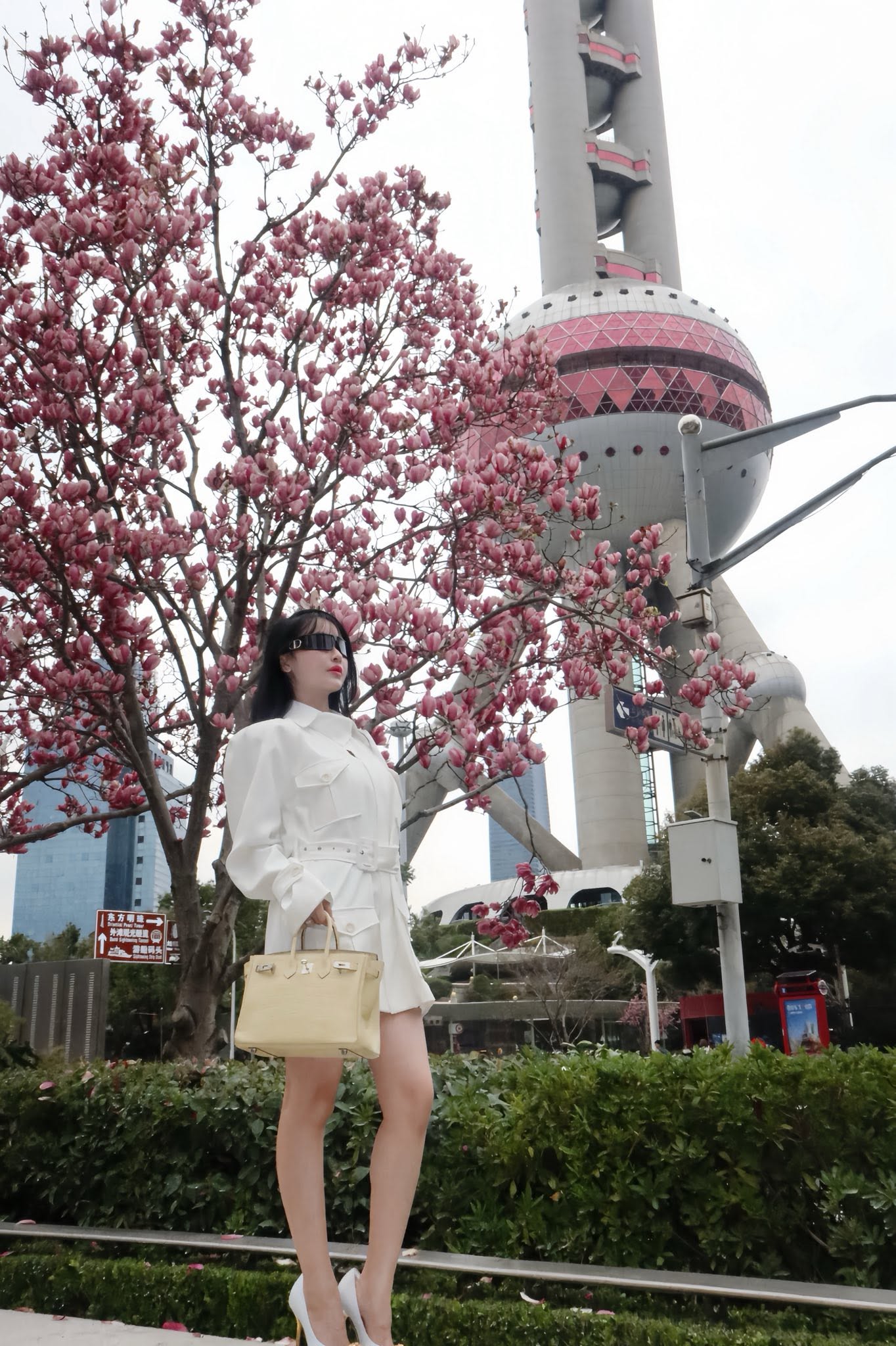 Vợ đại gia Minh Nhựa lạ lắm!