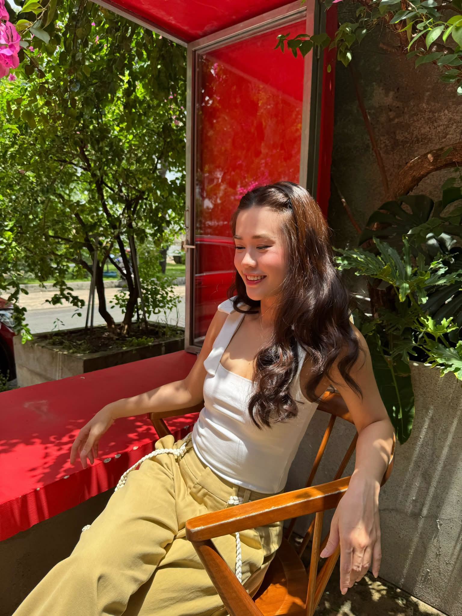 Mỹ nhân Sài thành 36 tuổi đẹp không tuổi, gu thời trang khiến chị em mê mẩn