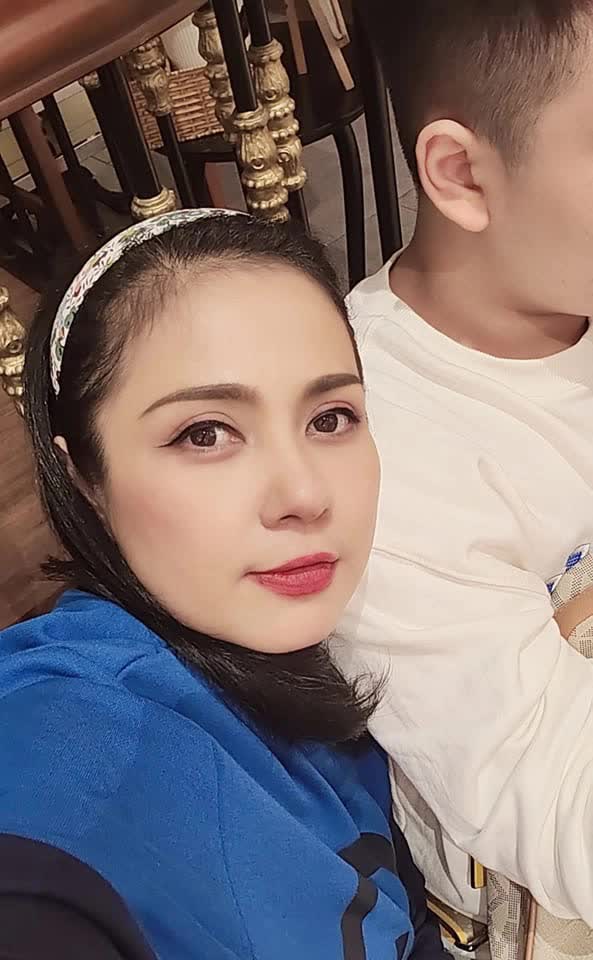 Vì xuất hiện tại các sự kiện nên nữ diễn viên thường xuyên chia sẻ những khoảnh khắc khắc đời thường xuyên. Ảnh: FBNV