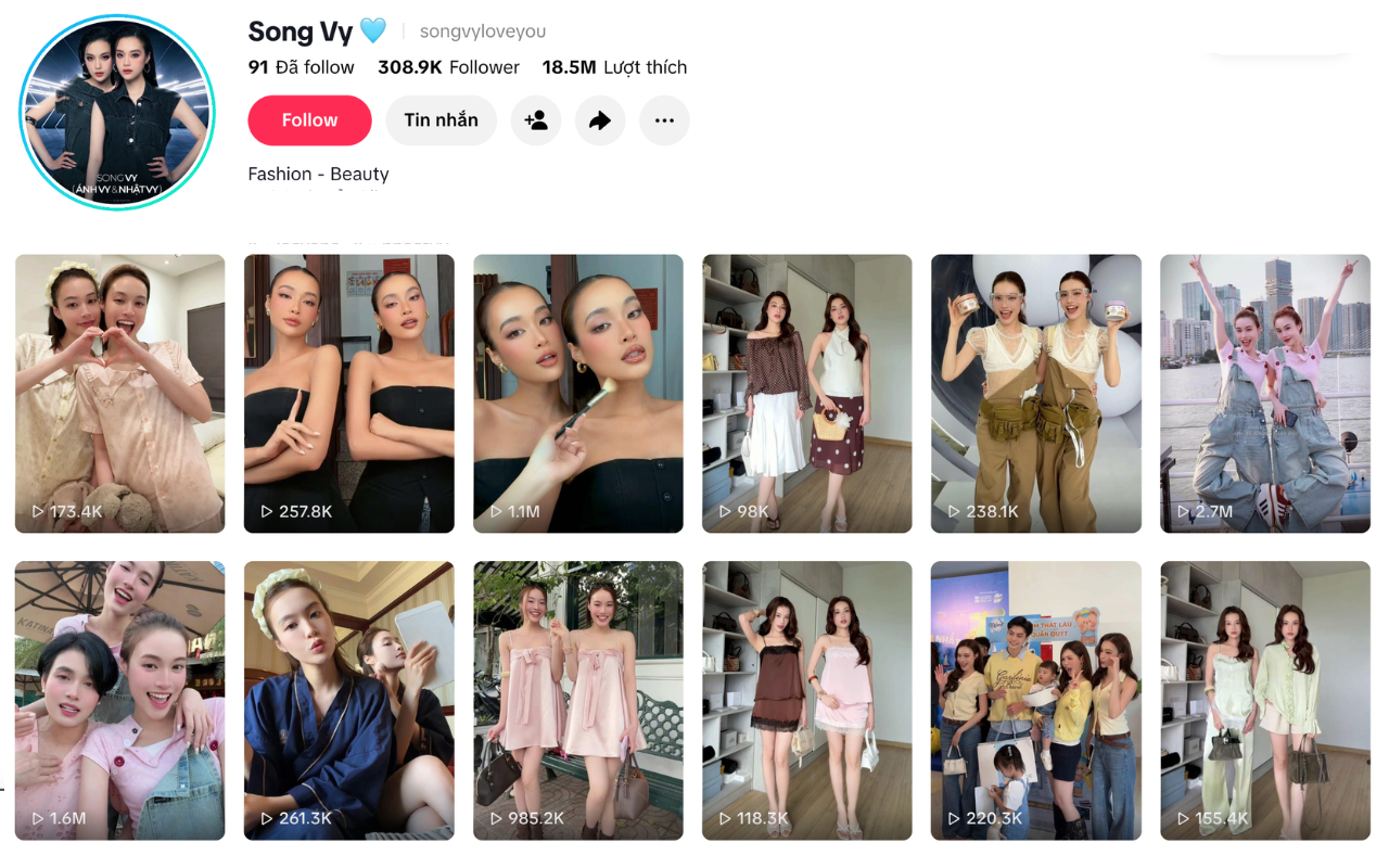 Cặp song sinh 18 triệu like: Đứng riêng đã đẹp, chung khung hình thì 