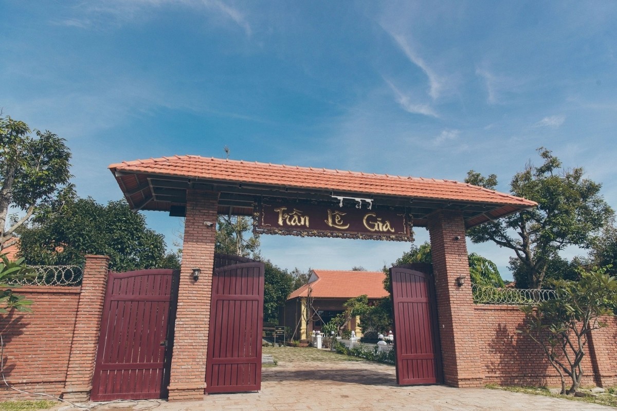 Biệt phủ được Lý Nhã Kỳ xây dựng trên vùng đất đỏ Bà Rịa và hoàn thành vào năm 2020. Ảnh: Tổng hợp