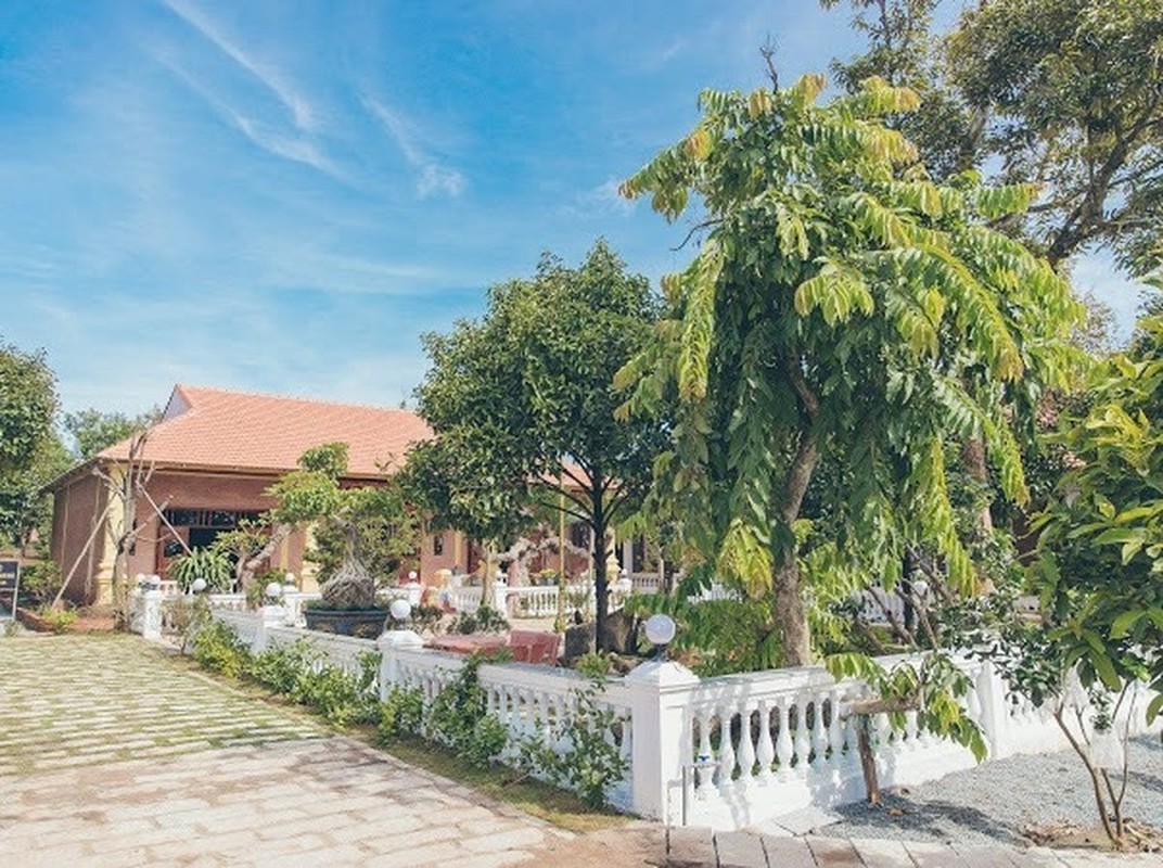 Biệt phủ 10.000 m² ở quê của Lý Nhã Kỳ