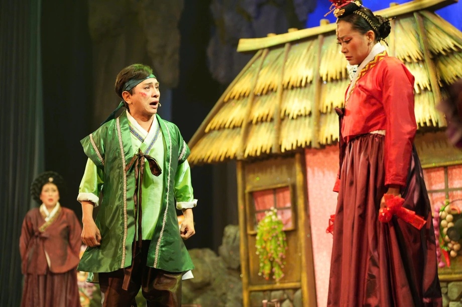 Mỹ nam Việt duy nhất U50 vẫn được gọi là hoàng tử: 20 năm trẻ mãi không già, giờ là Giám đốc nghệ thuật