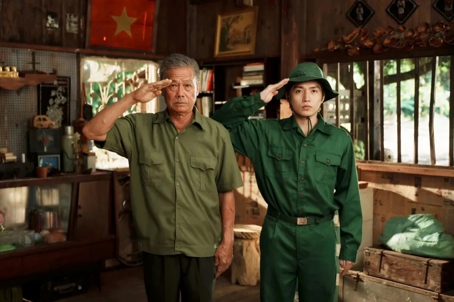 Từ Mưa Đỏ đến Nghỉ Hè Sợ Nghỉ Hưu: Phim yêu nước không phải để so sánh
