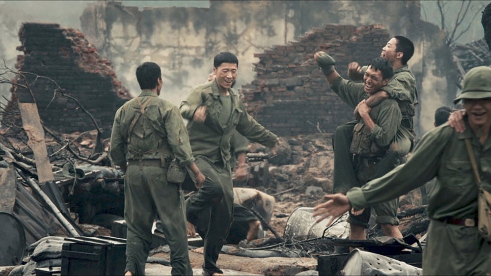 Từ Mưa Đỏ đến Nghỉ Hè Sợ Nghỉ Hưu: Phim yêu nước không phải để so sánh