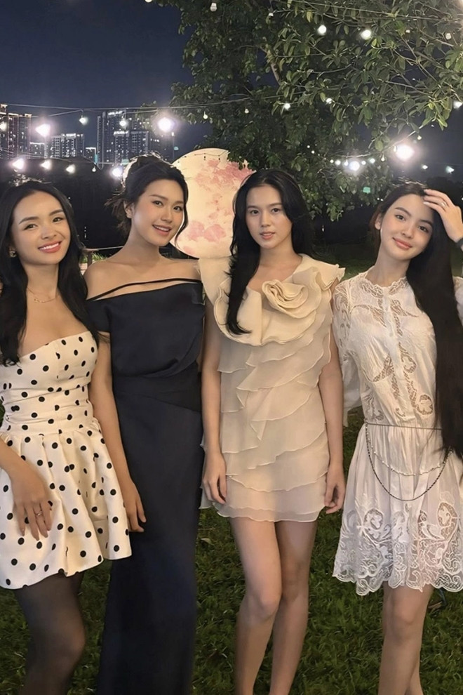 2 mỹ nhân nổi tiếng cùng lấy cầu thủ, ở biệt thự chục tỷ tại Hà Nội: Doãn Hải My và Ngô Tố Uyên có điểm chung bất ngờ
