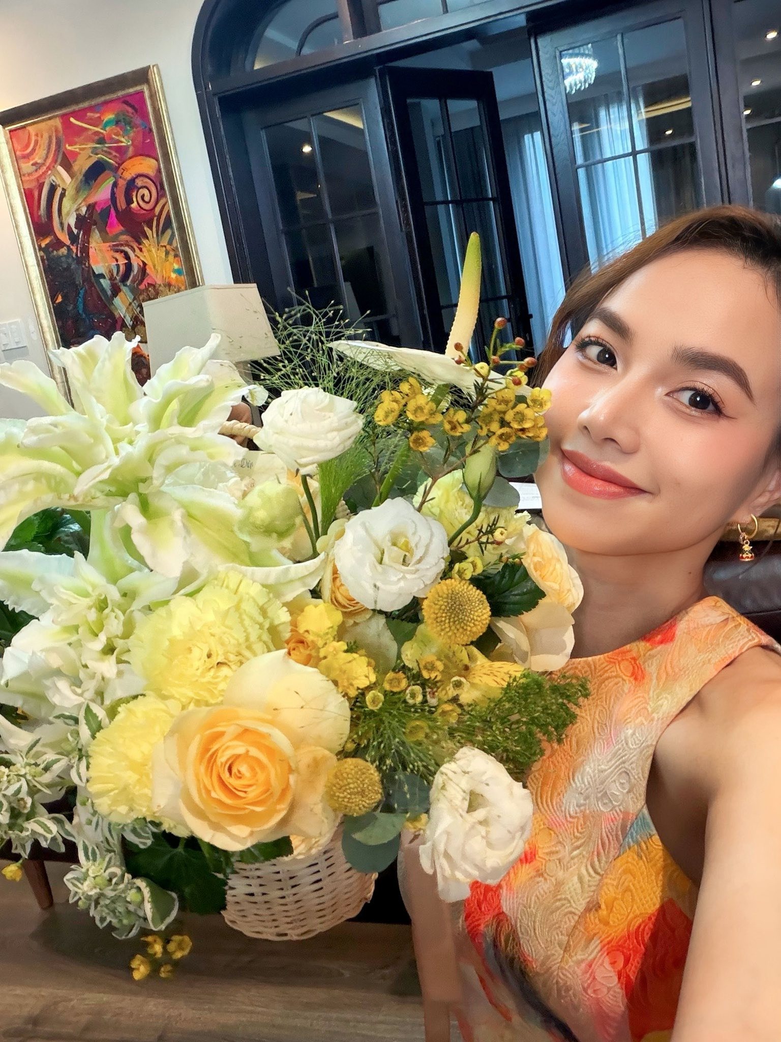 Mỹ nhân Việt bỏ hào quang showbiz, ở ẩn nuôi con trong biệt thự trăm tỷ