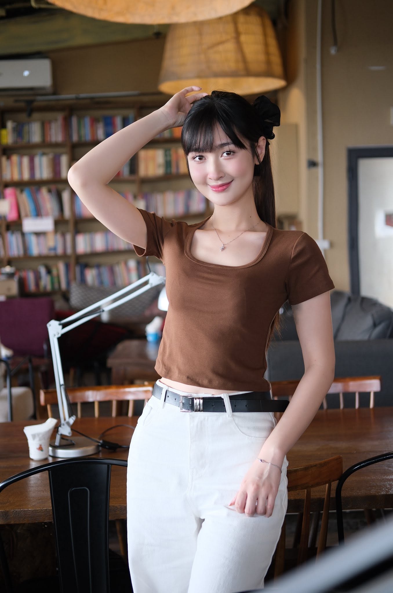 Nữ diễn viên đang là gương mặt mới nhận được sự chú ý trên sóng giờ vàng VTV. Ảnh: FBNV