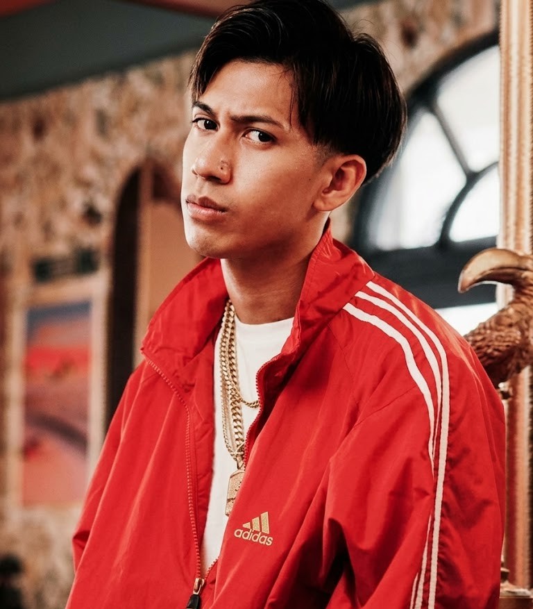 Cứ như Ari thì đừng hỏi sao mình ế
