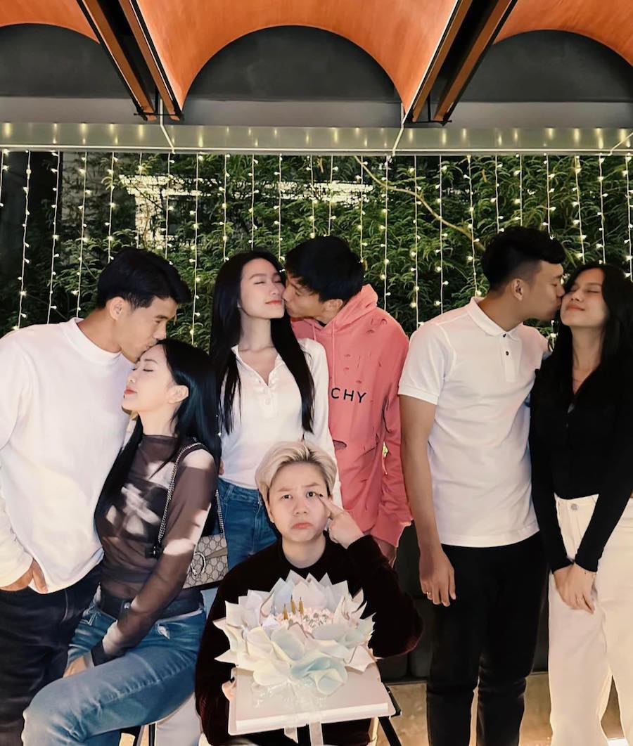 Các gia đình cũng chơi thân với nhau. Ảnh: FBNV.