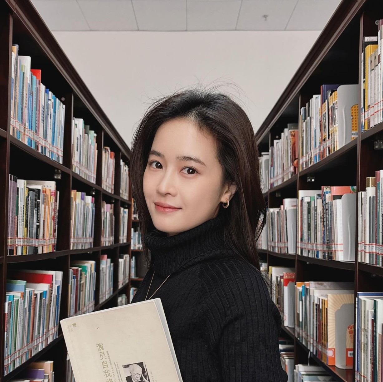 Mỹ nhân bí ẩn nhất Vbiz: Học cùng trường với Chương Tử Di và Đường Yên, bí mật kết hôn không ai hay biết