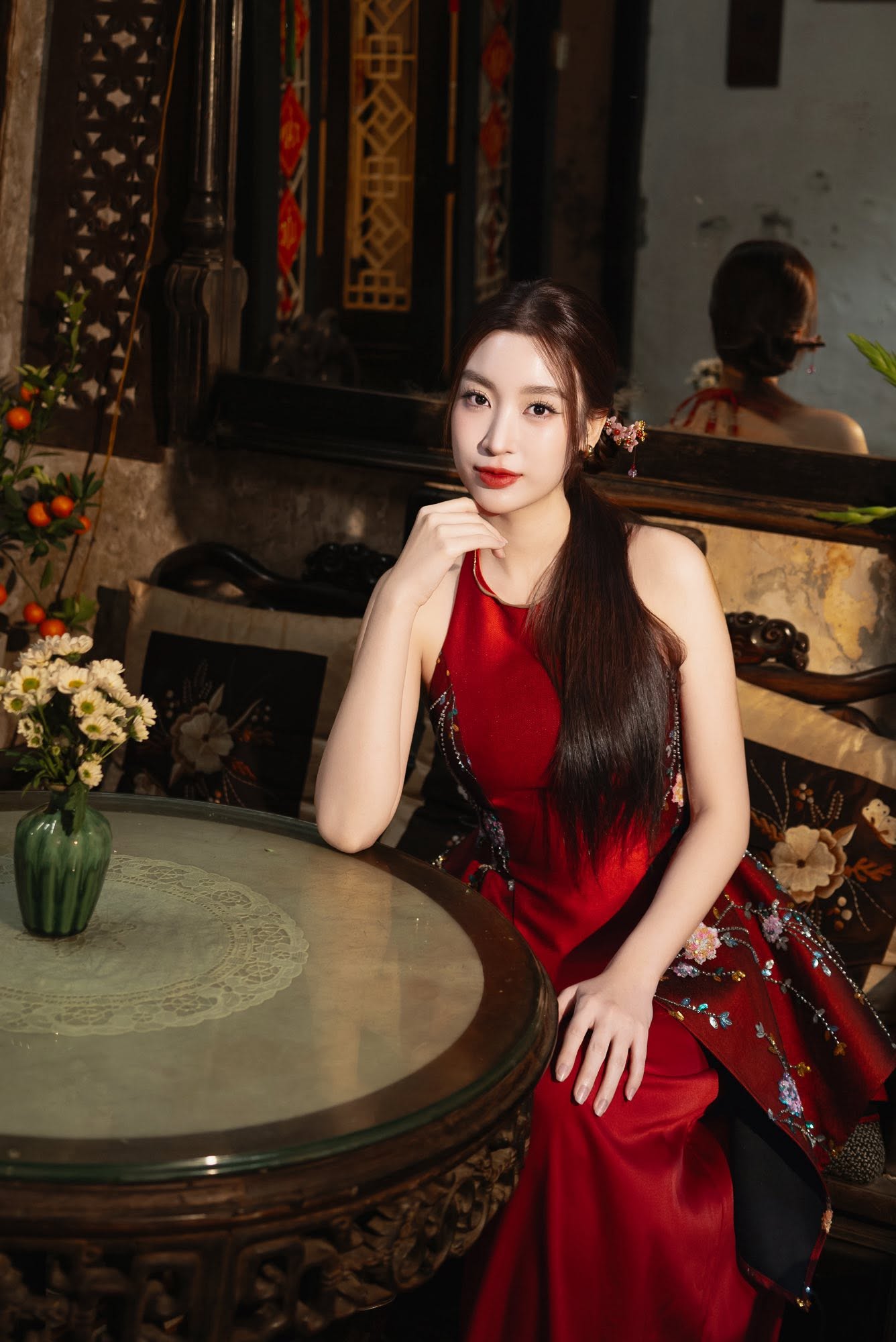 Thời điểm tham gia cuộc thi, cô gây chú ý nhờ vẻ đẹp thanh lịch, nhẹ nhàng cùng phong thái được đánh giá phù hợp với hình ảnh Hoa hậu Việt Nam. Ảnh: FBNV
