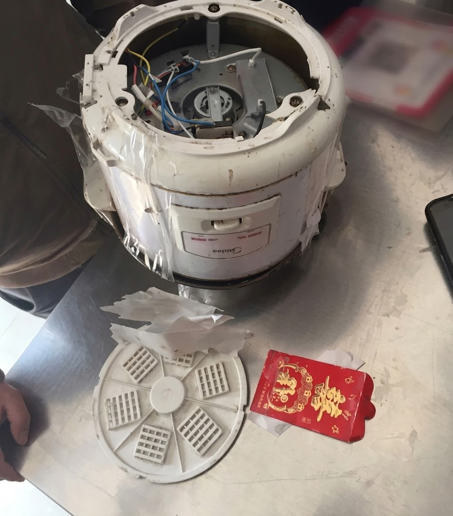 Chiếc nồi cơm điện mà bà Wang giấu số vàng