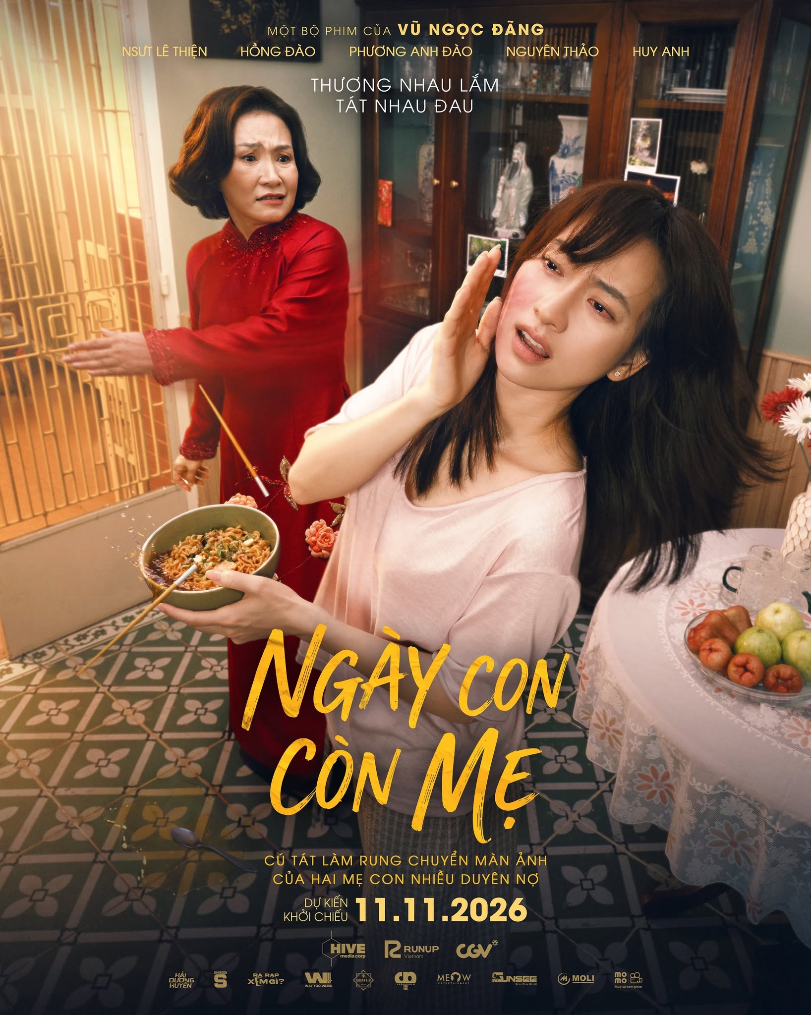 Cái tát đau đớn của mẹ Phương Anh Đào dành cho con gái