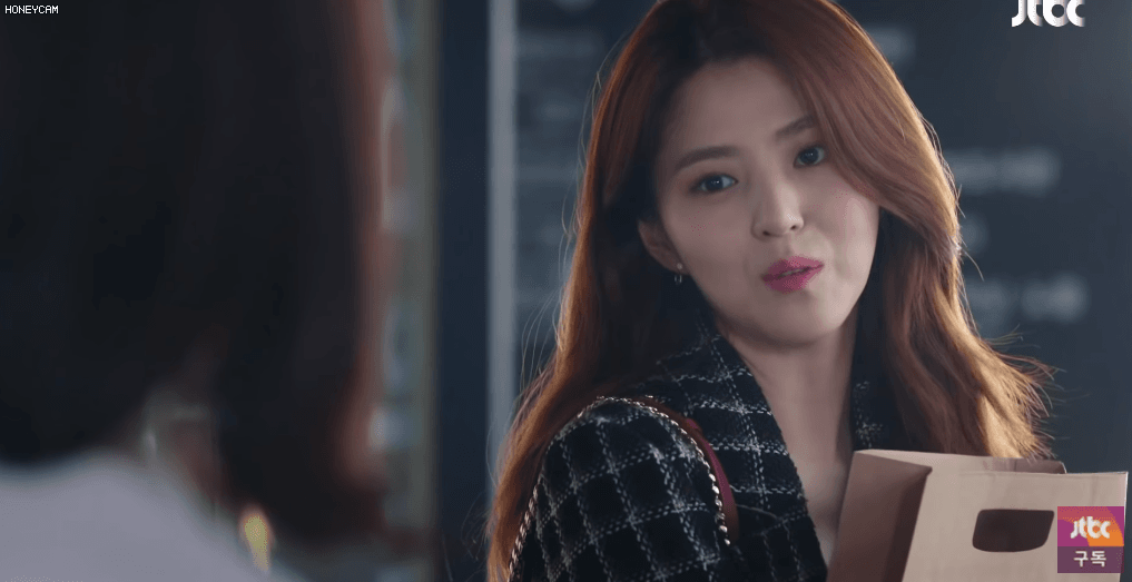 Khí chất tiểu tam tràn màn hình của Han So Hee trong phim. Nguồn: Facebook.