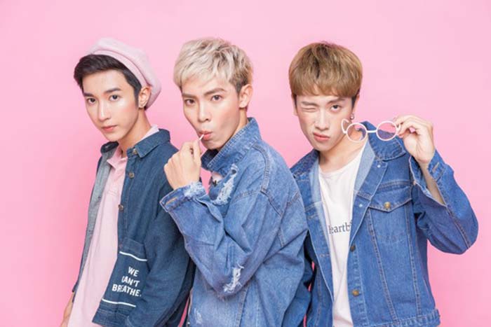 Erik từng debut trong đội hình của MONSTAR trước khi rời nhóm vào năm 2017