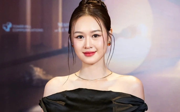 Nữ diễn viên bị Trấn Thành chê như “ma cây gầy trơ xương”: Giờ là cực phẩm visual, body nét căng không tì vết