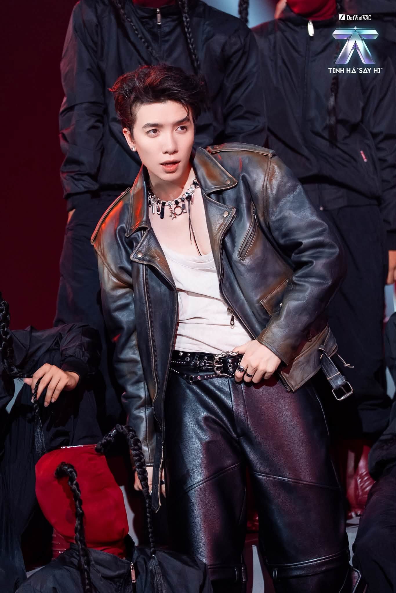 Từ khi xuất hiện tại Tinh Hà Say Hi, Xuân Định K.Y dần để lại nhiều dấu ấn qua từng sân khấu và cho thấy sự tiến bộ rõ rệt