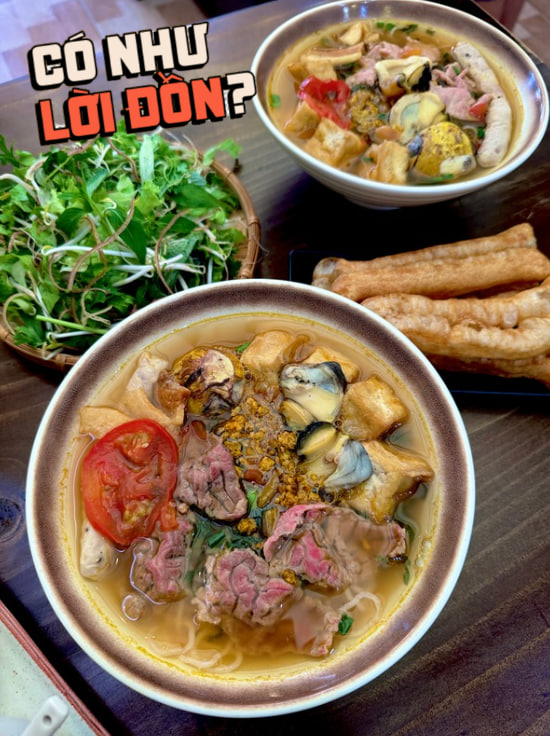Quán bún riêu ngày hết cả trăm tô: Giò tai 