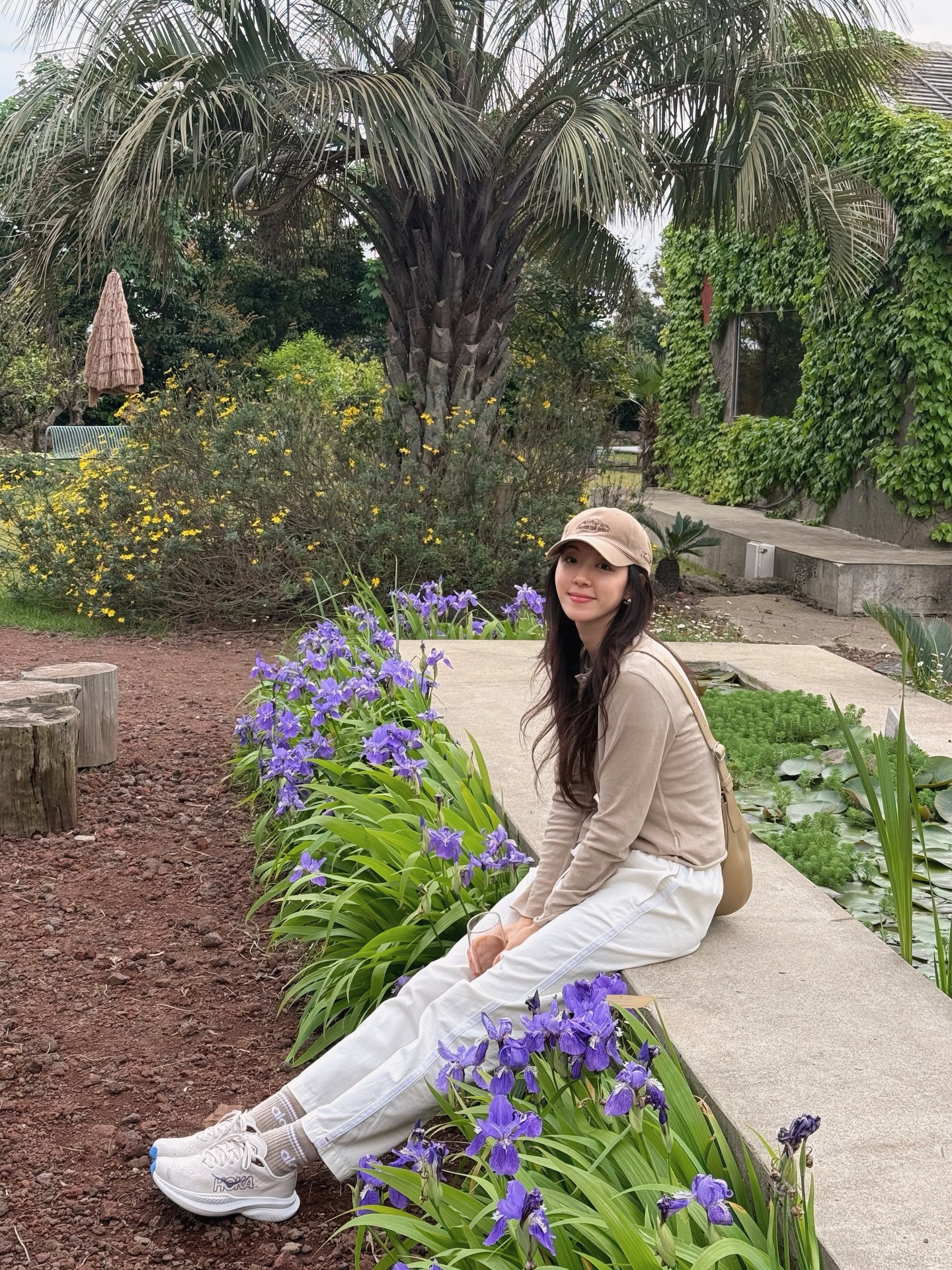 Phong cách trẻ trung của Park Han Byul ở tuổi 42. (Nguồn: Instagram)