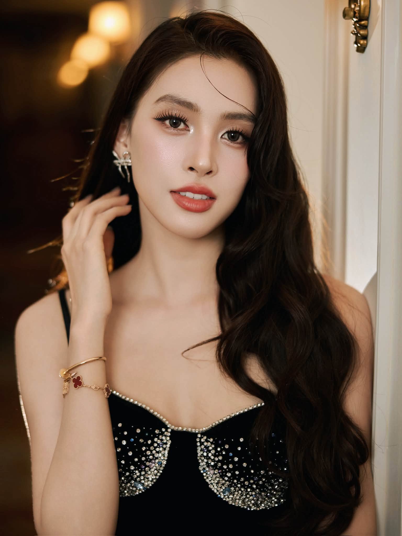 Sau gần 1 thập kỷ, người đẹp sinh năm 2000 đã có những bước chuyển mình đáng kể. Ảnh: FBNV