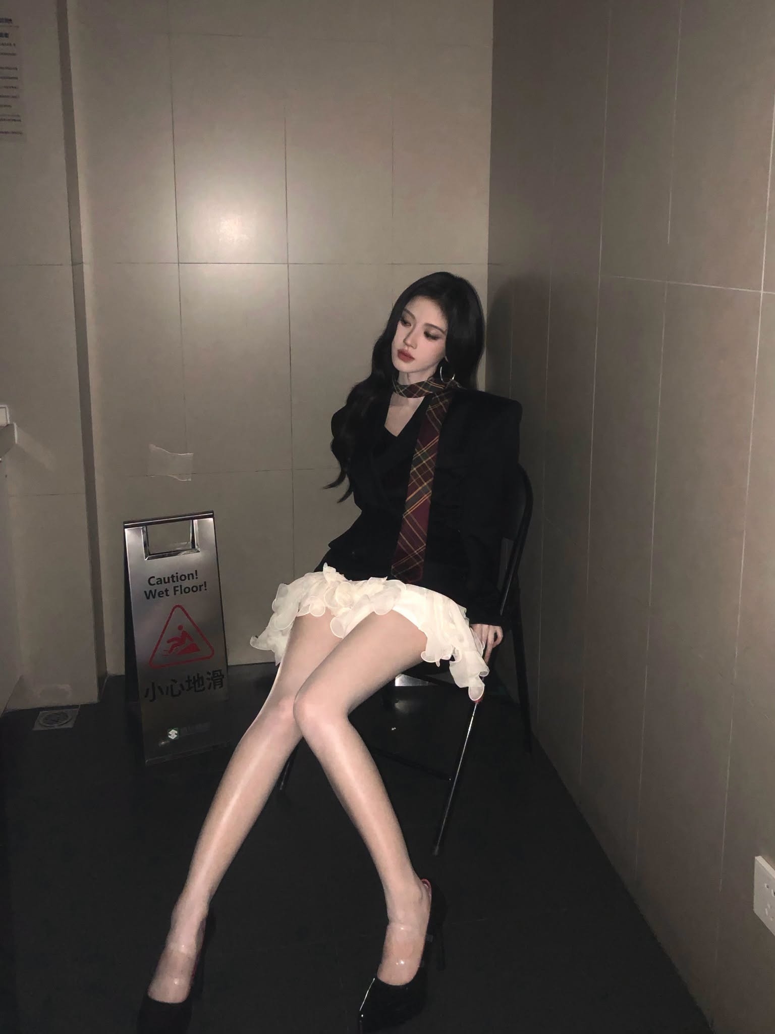 Dù chỉ cao 1m45 nhưng nhờ đôi chân dài nên tỷ lệ cơ thể của Cúc Tịnh Y vẫn rất đẹp.