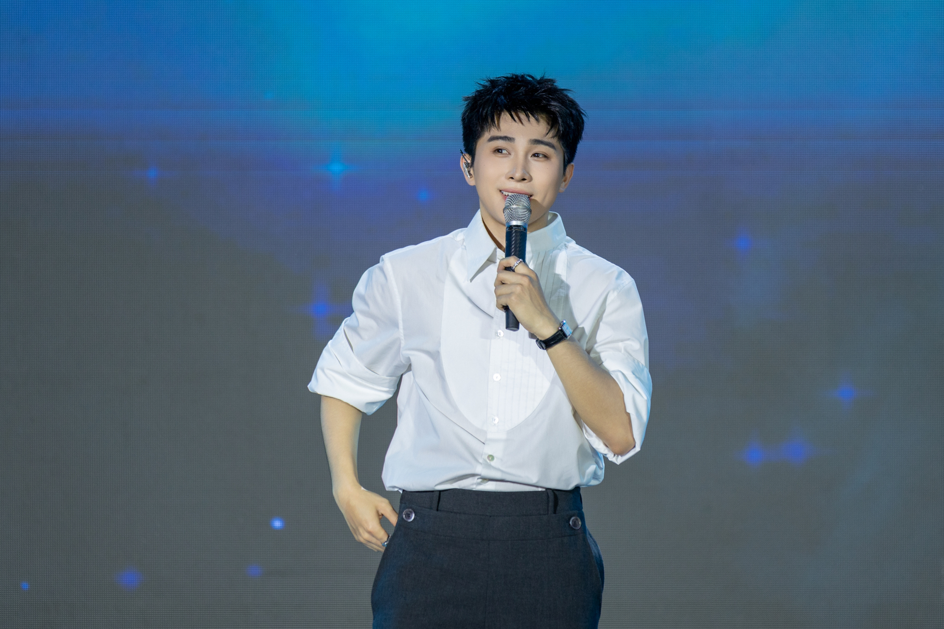 Mỹ nam 2k1 khiến MXH thốt lên “Đẹp quá Tổ quốc ơi”!