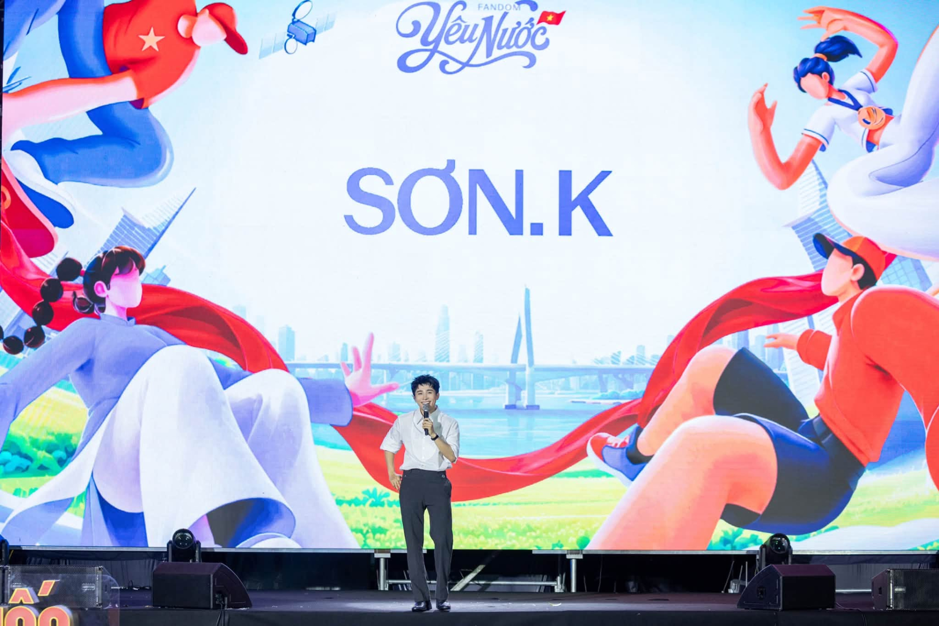 Sơn.K có sân khấu bùng nổ tại WeYoung Stage