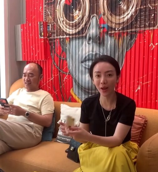 Gương mặt hiện tại được cô chia sẻ trước đó vài tiếng