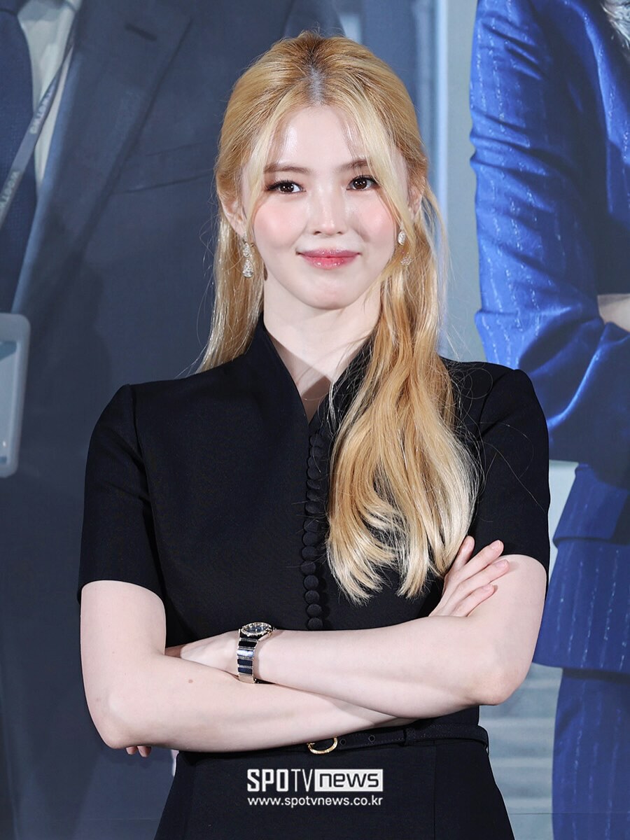 Han So Hee lần đầu xuất hiện sau thay đổi